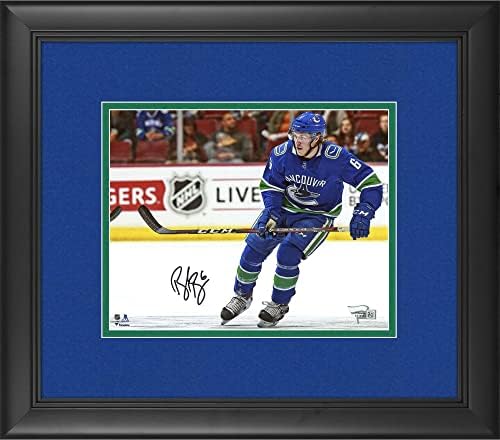 Brock Boeser Vancouver Canucks Çerçeveli İmzalı 8 x 10 Mavi Jarse Paten Fotoğrafı-İmzalı NHL Fotoğrafları